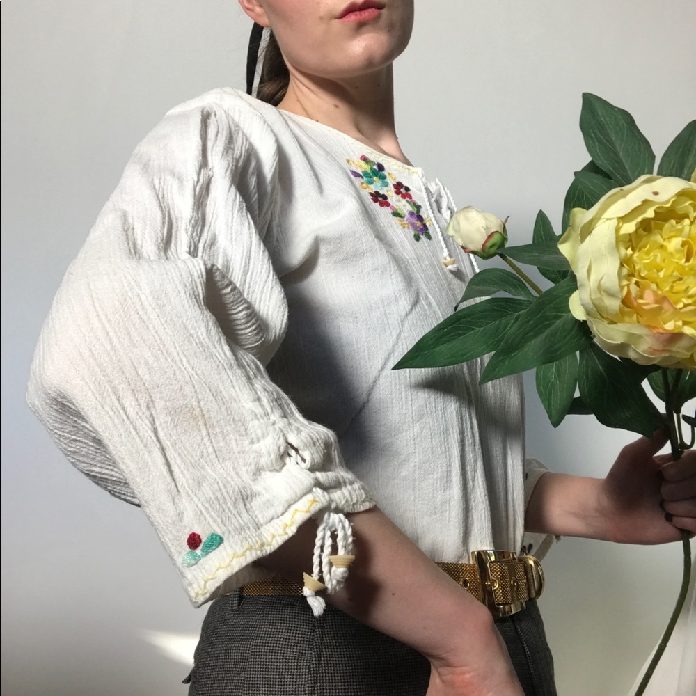 🎉HP🎉Vtg 90s does 70s tie front cotton boho shirt